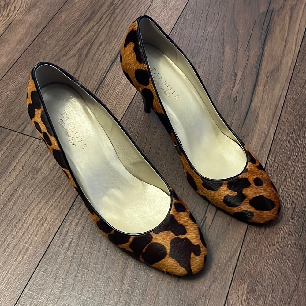 Talbots cow hide Leopard pump 8.5